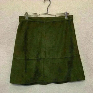 Green faux suede mini skirt size M fall winter holidays dressy preppy streetwear